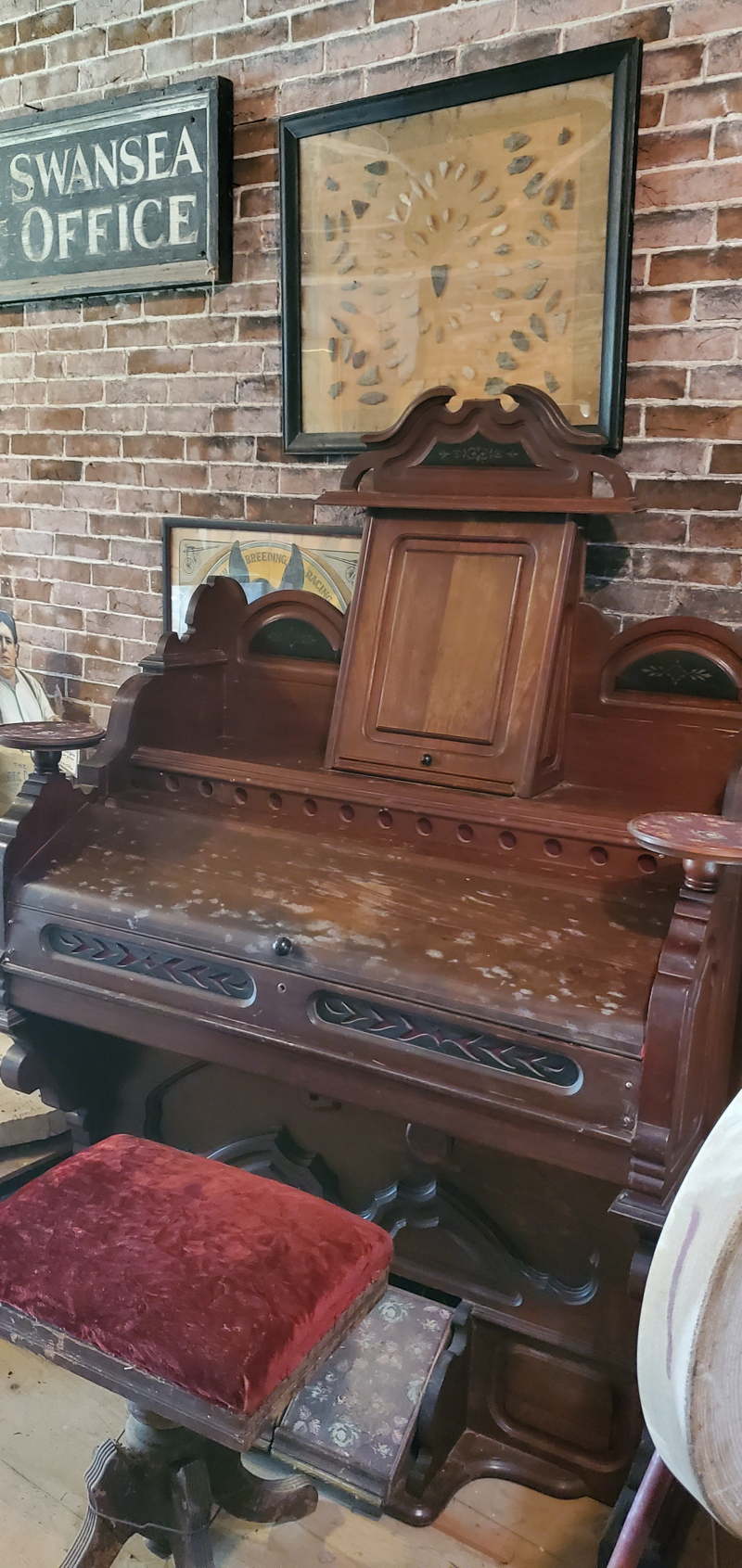 Pump Organ